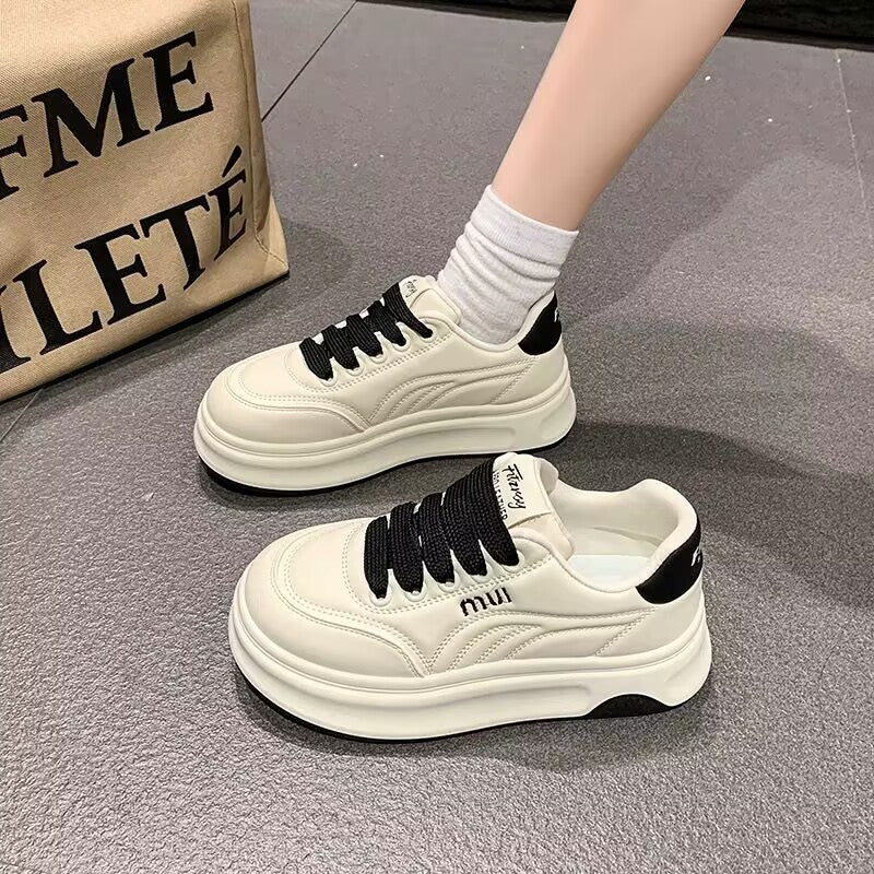 Damen Sportliche Sneakers mit extra dicker Sohle und innovativem Design R&B