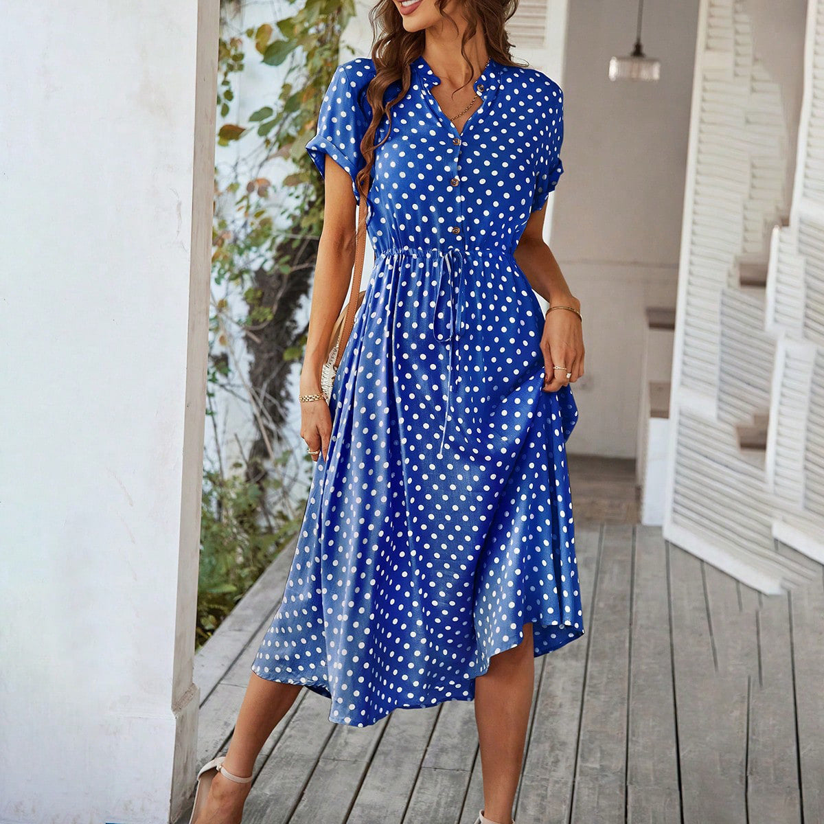 Damen Elegantes Hemdblusenkleid mit tailliertem Design und Polka-Dots R&B