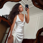 Damen elegantes Satin-Nachtkleid mit tiefem V-Ausschnitt und Spitzenakzenten R&B