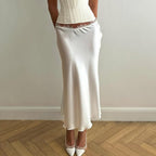 Damen elegantes Satin-Kleid mit feinen Spitzenakzenten R&B