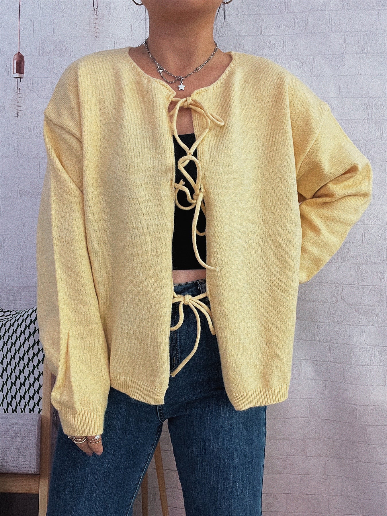 Damen Strickjacke mit dekorativem Schnürdesign und weitem Schnitt R&B