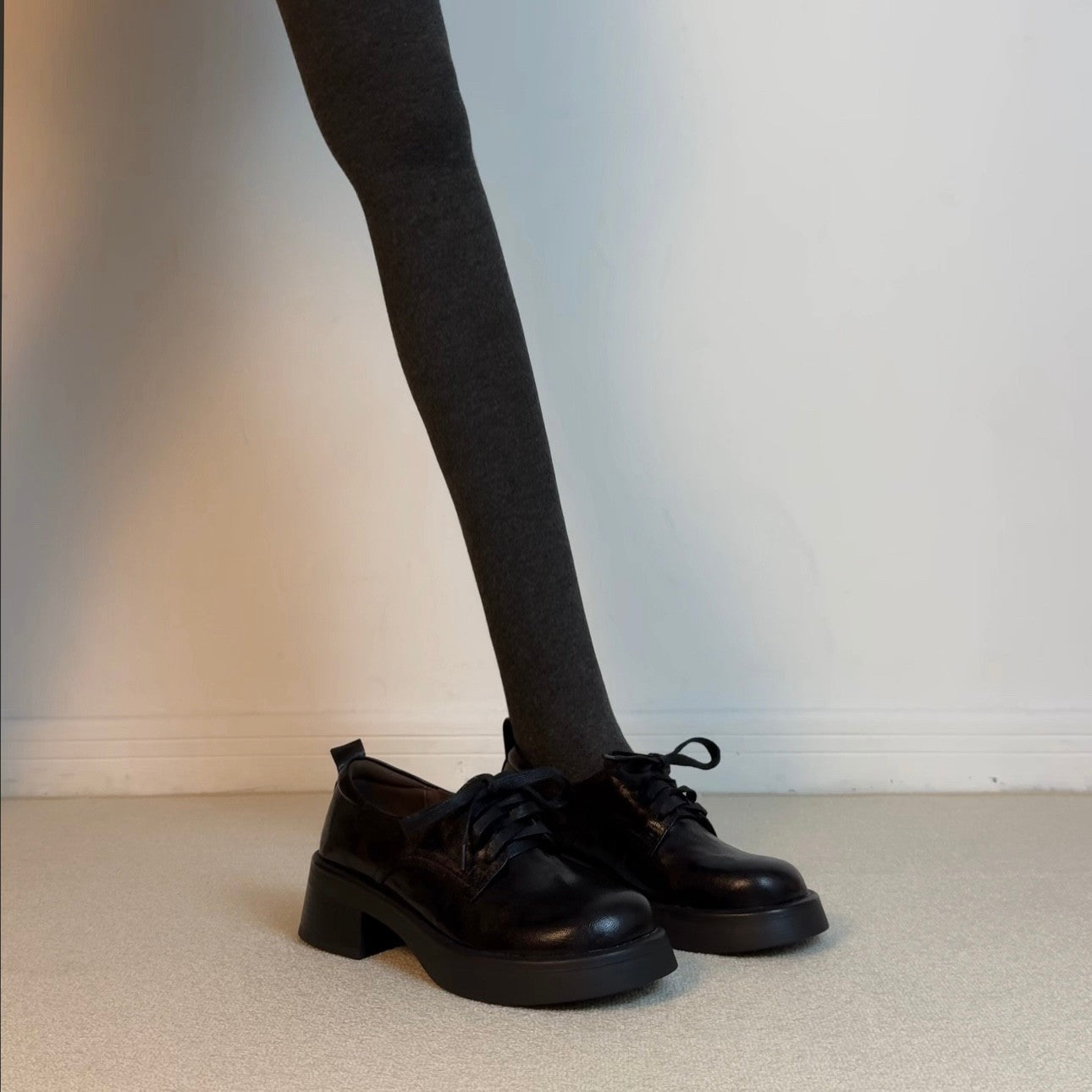 Damen Elegante Schnürschuhe mit robustem Blockabsatz und flexibler Sohle R&B