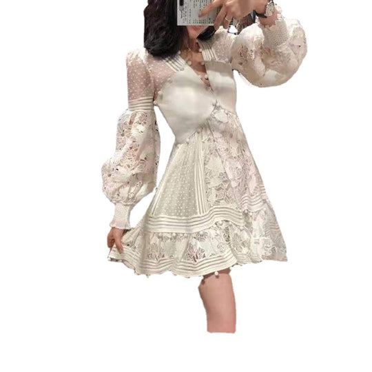Damen verspieltes Blumenkleid mit Rüschendetails und transparenten Puffärmeln R&B
