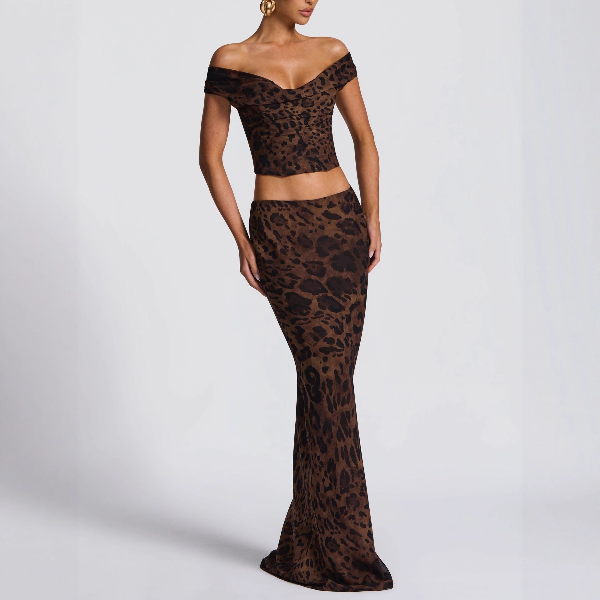 Damen Elegantes Maxikleid mit schulterfreiem Design und Leopardenmuster R&B