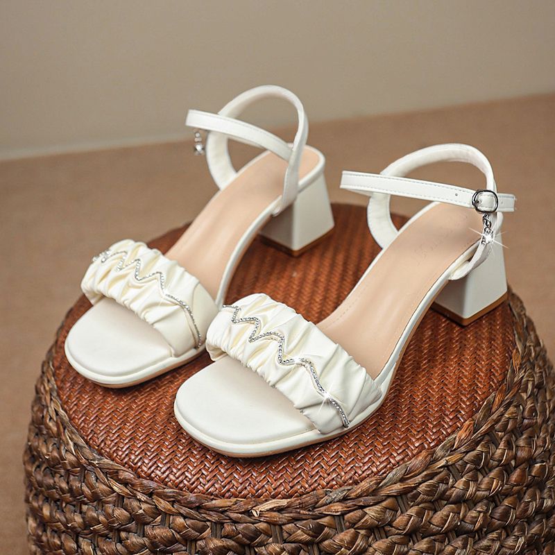 Damen elegante Riemchen Sandalen mit Rüschendetail R&B