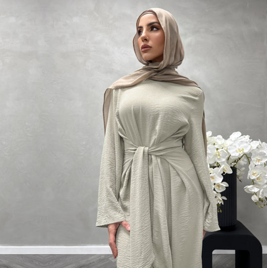 Damen Modisches Maxikleid aus fließendem Stoff mit weiten Ärmeln R&B