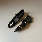 Damen Ballerinas mit blumigen Verzierungen und glänzender Lackoberfläche