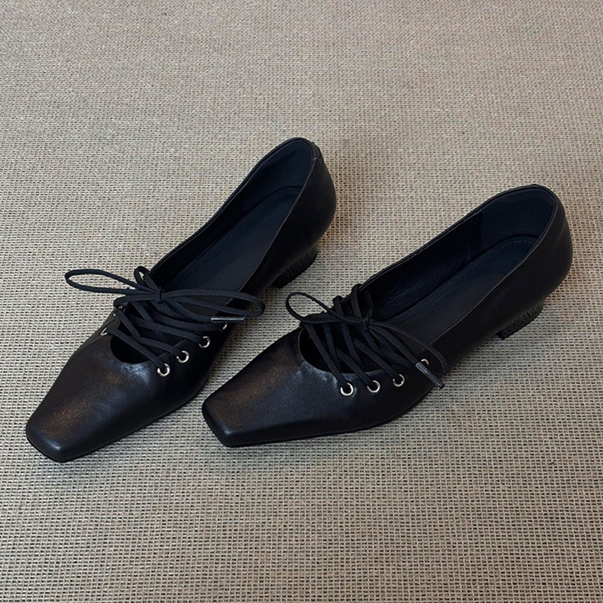 Damen elegante Slipper mit modischem Schnürdesign