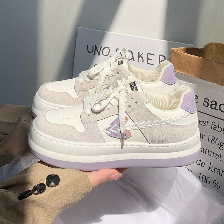 Damen Modische Sneakers mit elegantem Kragen und einzigartigen Design-Details R&B