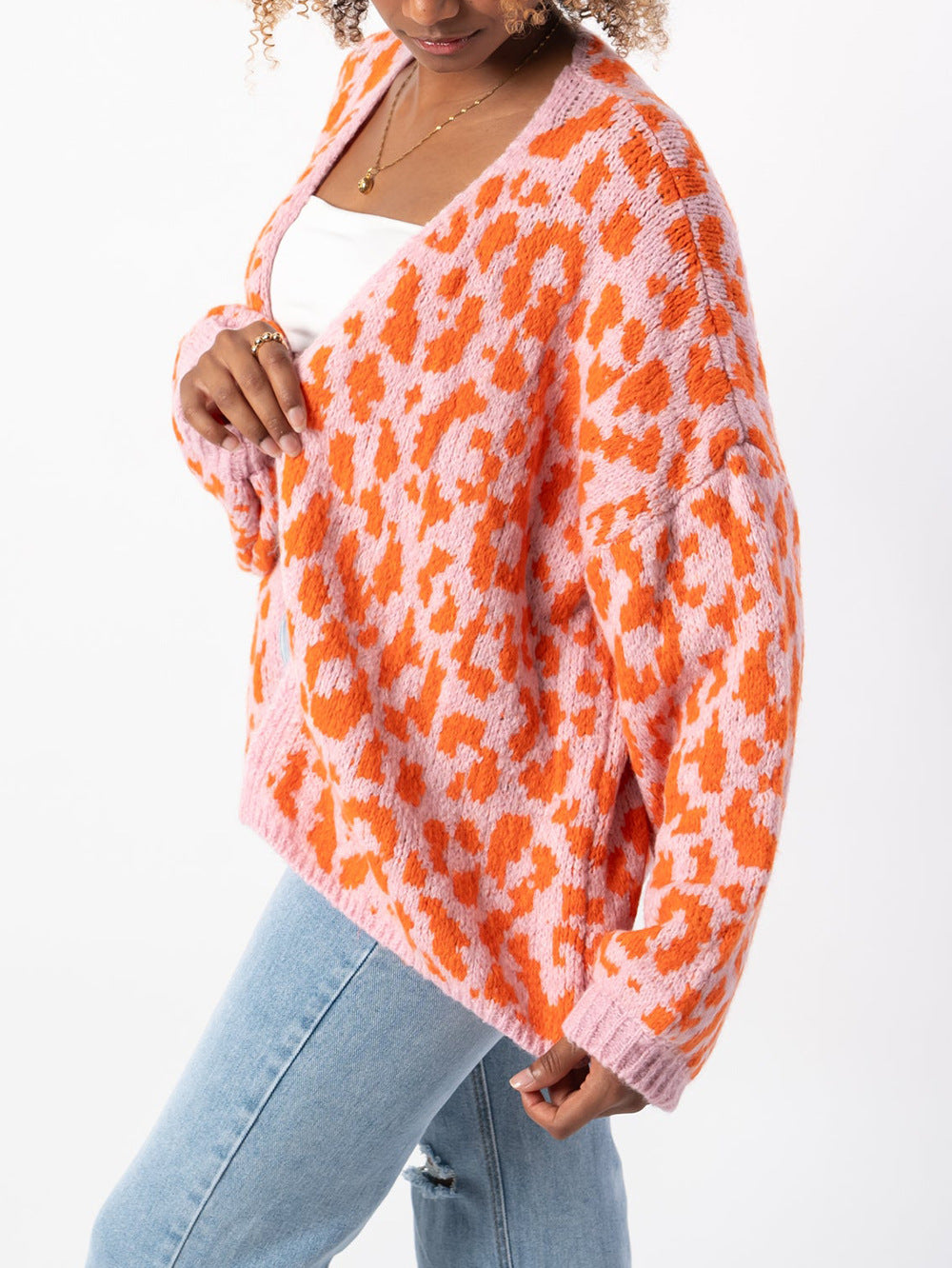 Damen grob gestrickter Cardigan mit stilvollem Leopardenmuster und bequemen Oversize-Details R&B