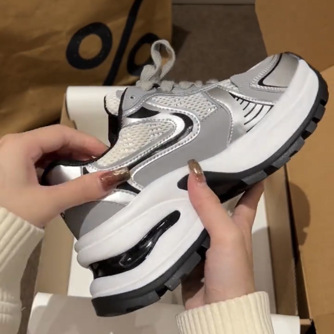 Damen Sportliche Sneakers mit atmungsaktiver Mesh-Oberfläche und dynamischer Dämpfung R&B