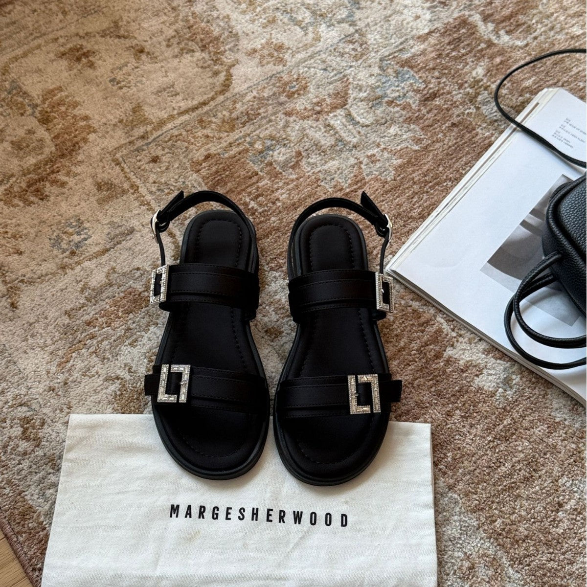 Damen modische Zehentrenner-Sandalen mit eleganten, verstellbaren Riemen und glitzernden Schnallen
