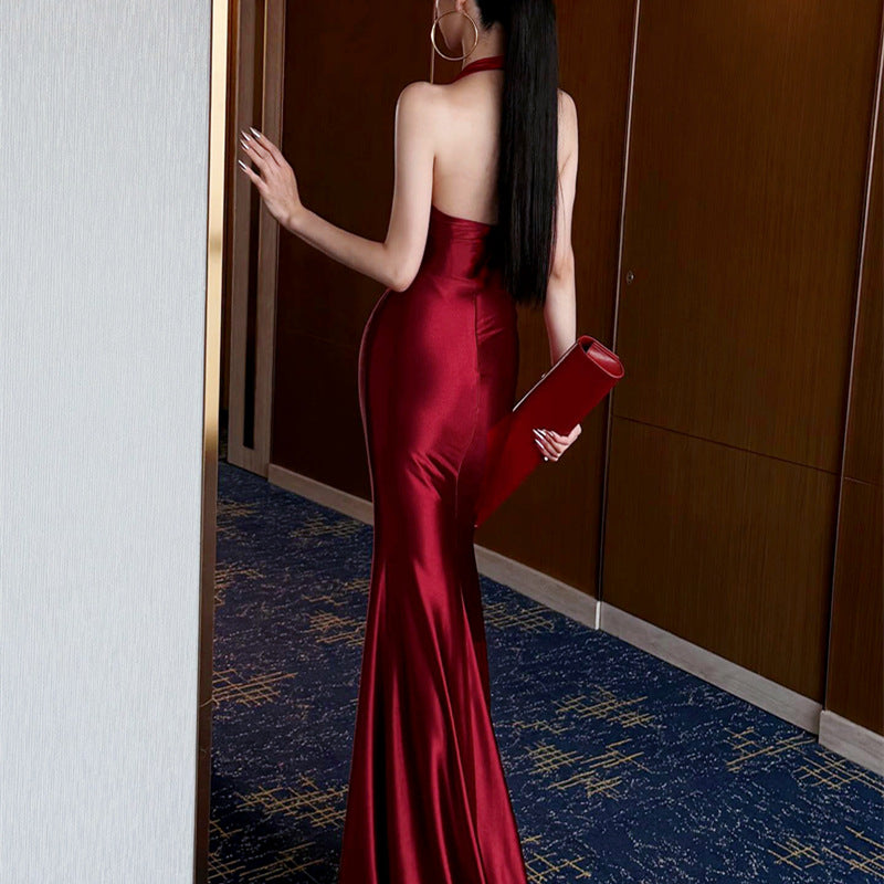 Damen Maxi Kleid mit eleganter Halterneck-Detaillierung und fließendem Schnitt R&B