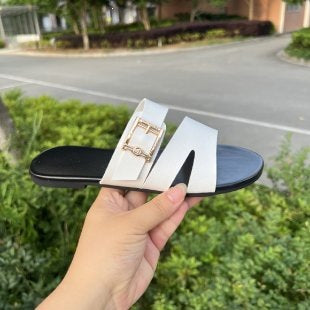 Damen Elegante und komfortable Riemchen-Sandalen mit schöner Schnallen-Applikation R&B