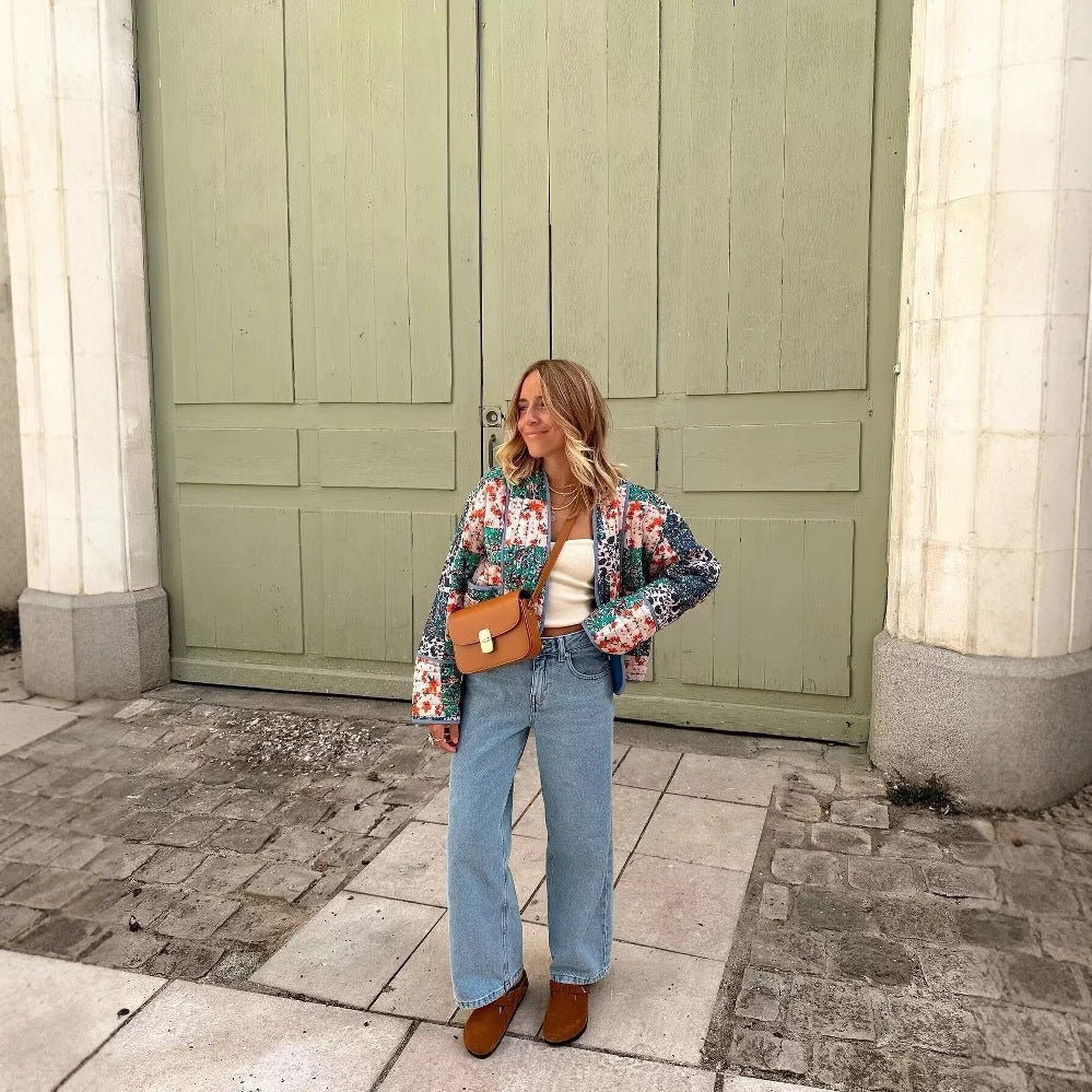 Damen modische Steppjacke mit buntem floralen Patchworkdesign R&B