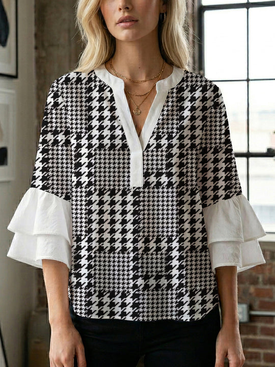 Damen Bluse mit voluminösen Rüschenärmeln und modernem Motiv R&B