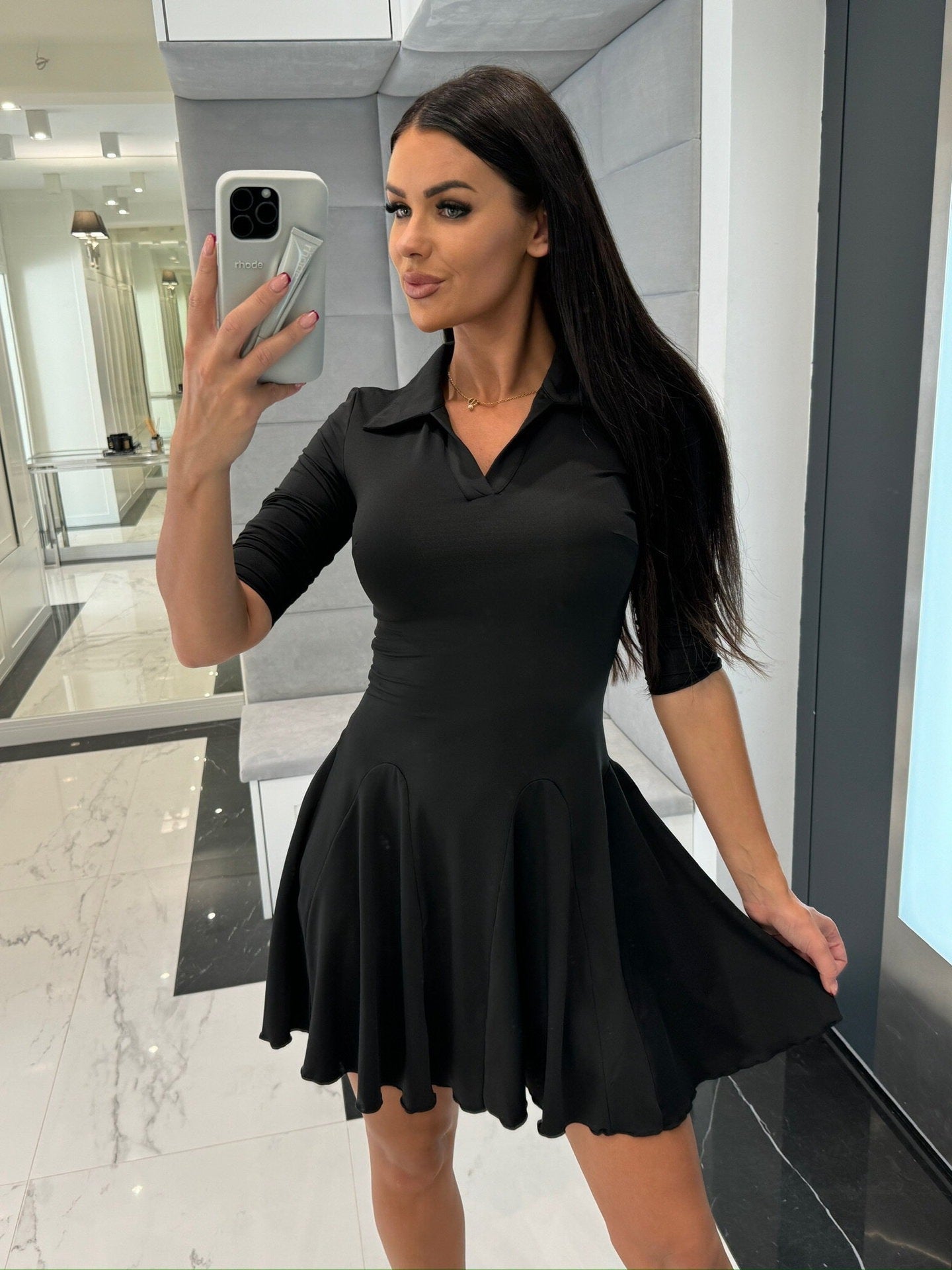 Damen Sportliches Kleid mit Polokragen und schwingendem Rock R&B