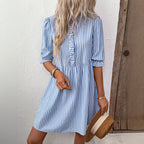 Damen Kleid mit eleganter Knopfleiste und Rüschendetails