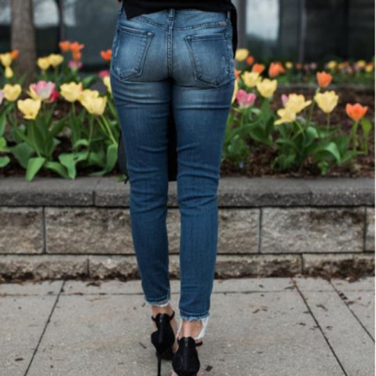 Damen schmal geschnittene Jeans mit modischem Rippdesign und ausgefranstem Saum R&B