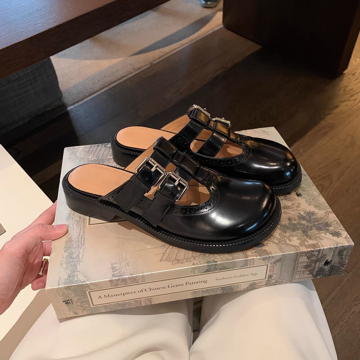 Damen Komfortable Slides mit doppeltem Schnallenverschluss und atemberaubendem Design