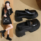Damen komfortable Loafers mit glänzendem Finish und robuster Sohle R&B