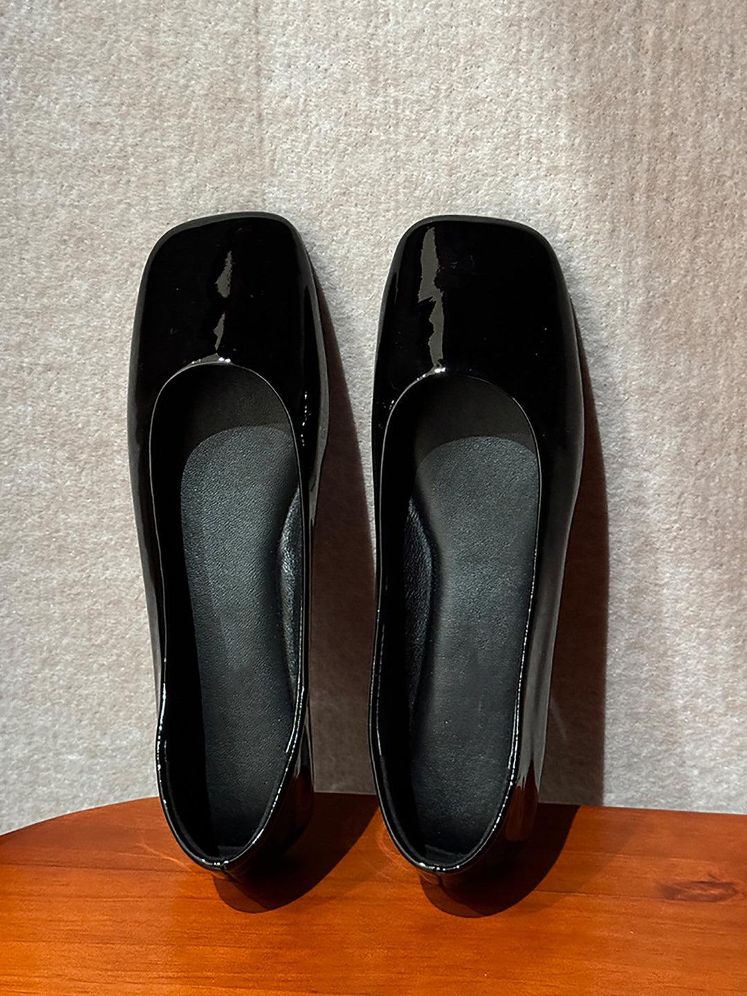 Damen elegante Ballerinas mit schickem Quadratfuß und glänzender Oberfläche R&B