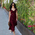 Damen Elegantes Maxikleid mit floralem Relief und feinen Spaghettiträgern R&B
