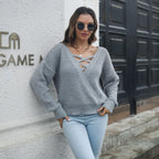 Damen Freizeit-Strickpullover mit elegantlyem V-Ausschnitt und verspielten Kreuzdetails R&B