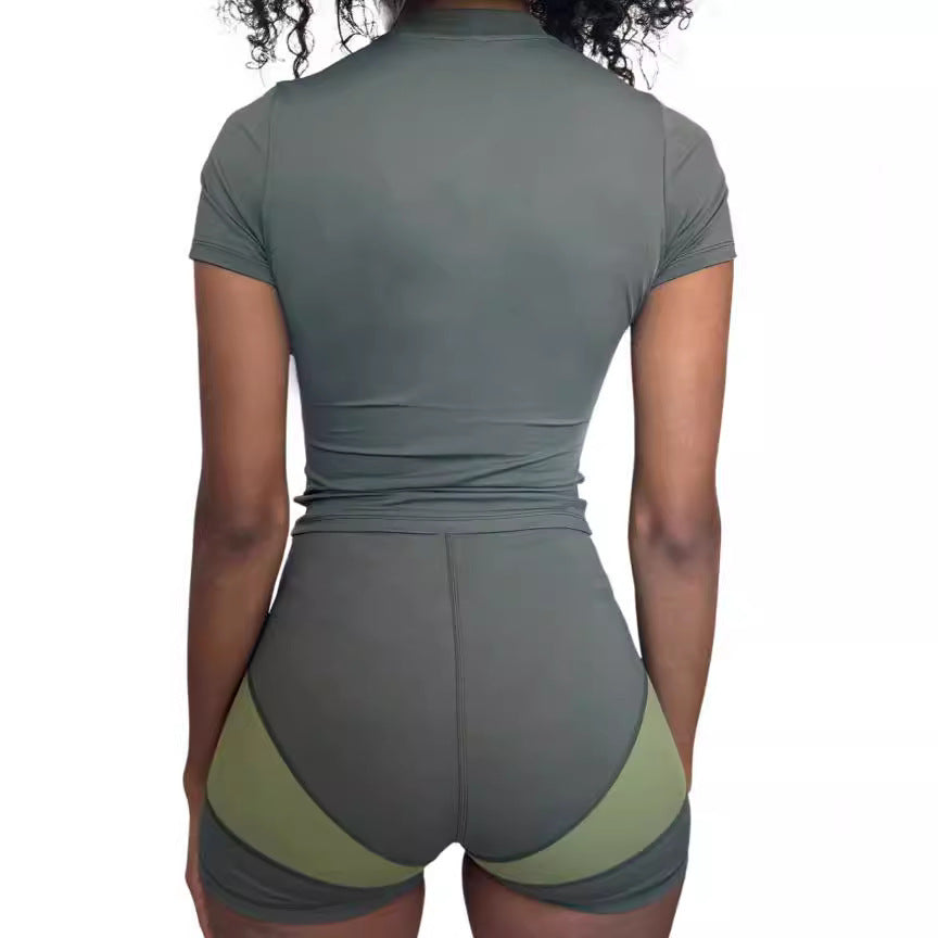 Damen Sportliches Set mit kurzem Oberteil und enganliegenden Shorts R&B
