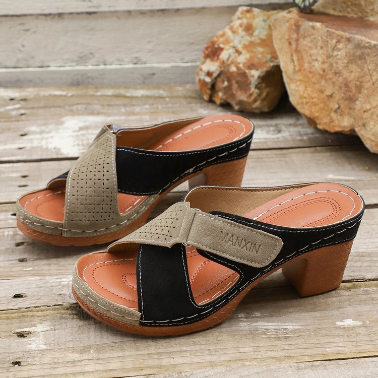 Damen Wedge-Pantoletten mit verstellbarem Riemendesign und konturiertem Fußbett R&B