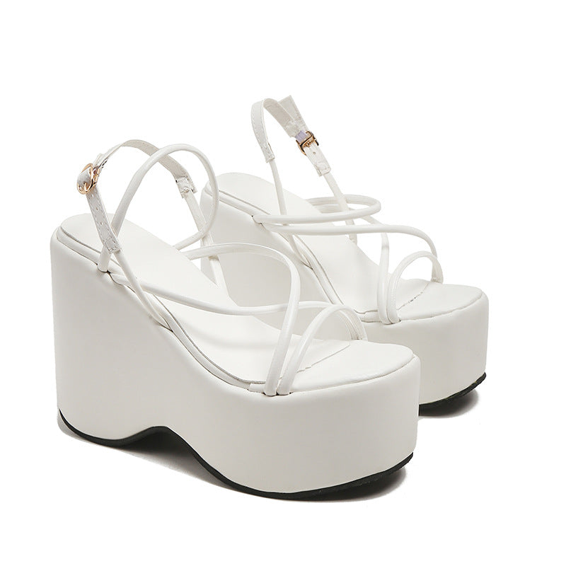 Damen Plateau-Sandaletten mit eleganten Riemen R&B