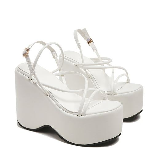 Damen Plateau-Sandaletten mit eleganten Riemen R&B