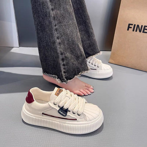 Damen Sportliche Sneakers mit charakteristischem Oberflächen-Design und rutschfester Sohle R&B