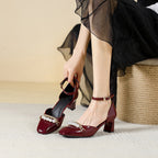 Damen elegante Mary Jane Pumps mit modischem Perlen- und Kettendetail