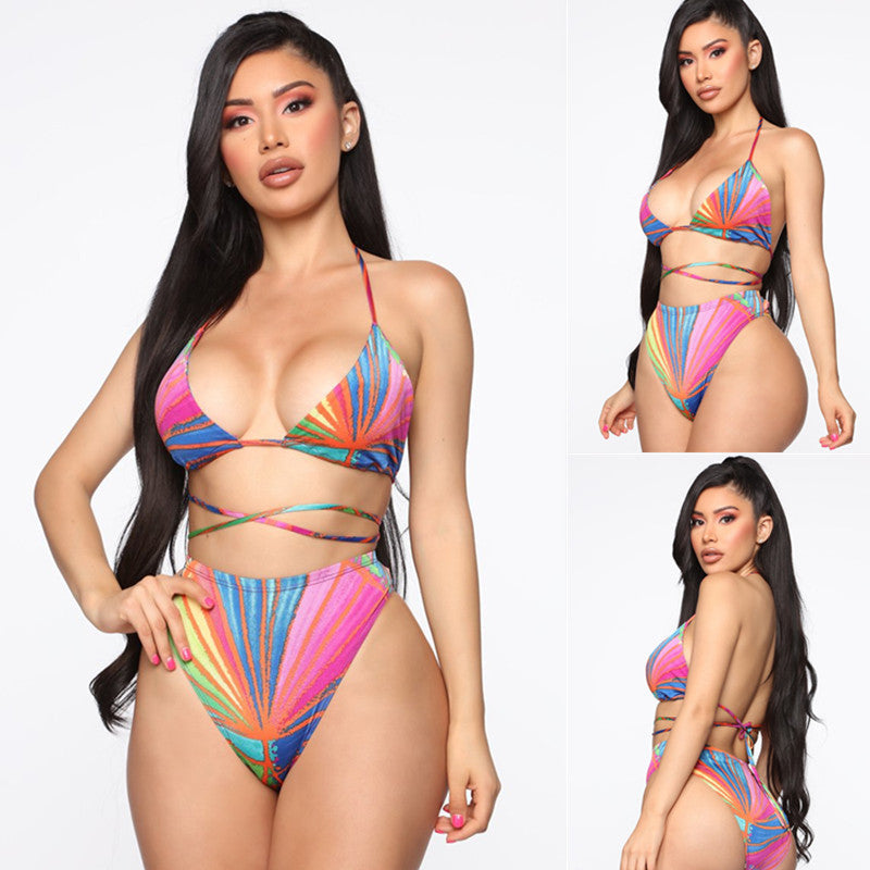 Damen Bikini mit Wickelrock und buntem Muster R&B