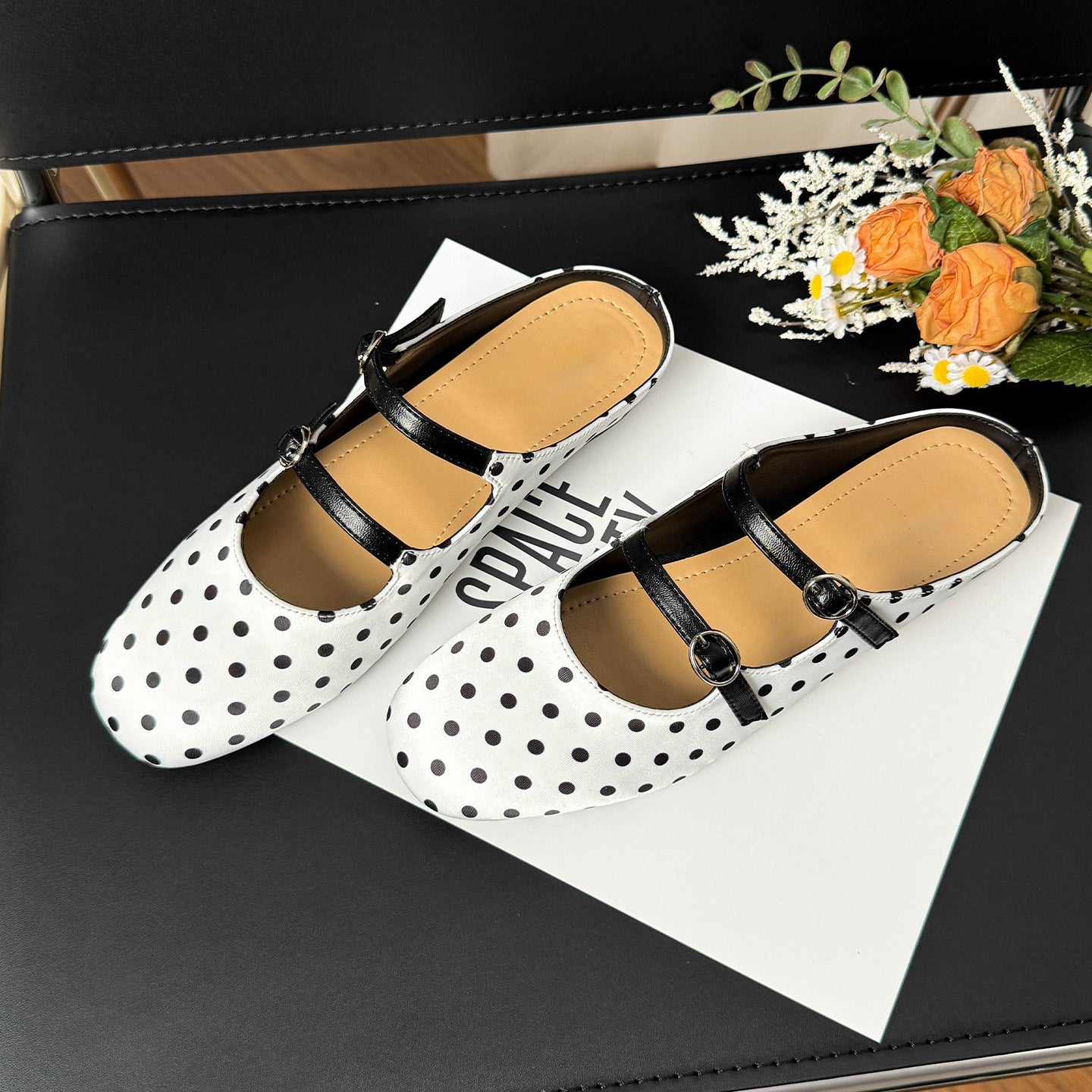 Damen Elegante Ballerinas mit dekorativen Schnallen und gepunktetem Design
