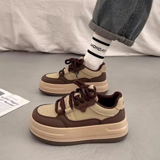 Damen Sportliche Plateau-Sneaker mit elastischen Schnürsenkeln und dämpfender Sohle R&B