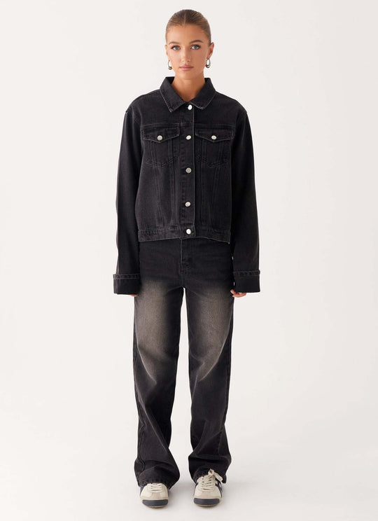 Damen trendige Denimjacke im lässigen Schnitt mit aufgesetzten Taschen und Knopfdetails R&B