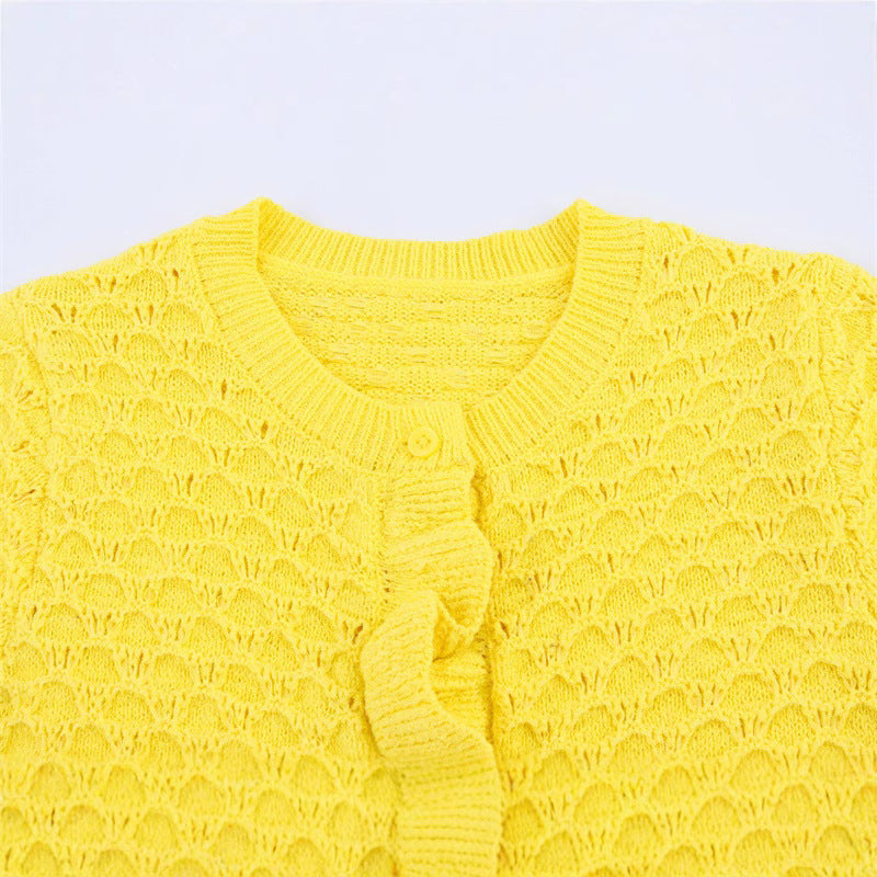 Damen Strickjacke mit Rüschendetails und Knopfleiste R&B