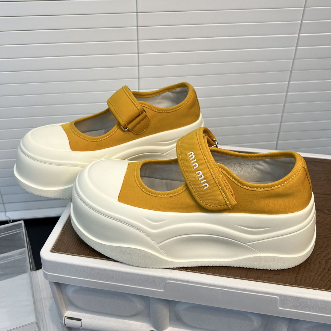 Damen Sportliche Slip-On Sneakers mit verstellbarem Klettverschluss und dämpfendem Fußbett R&B
