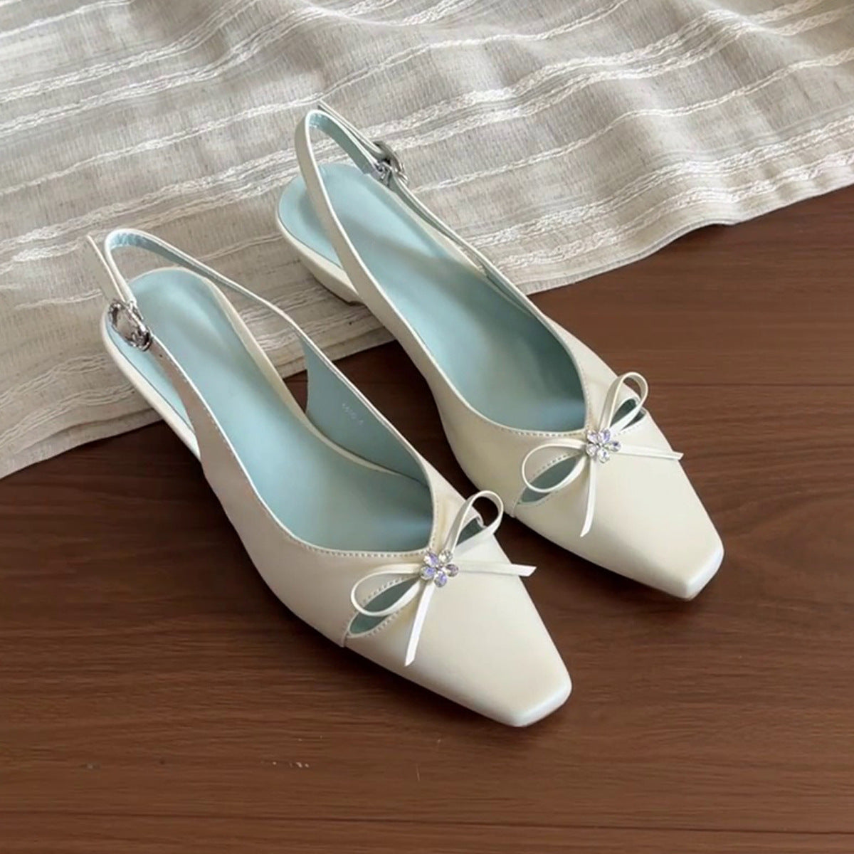 Damen Slingback-Pumps mit eleganter Schleifenverzierung und komfortablem Blockabsatz