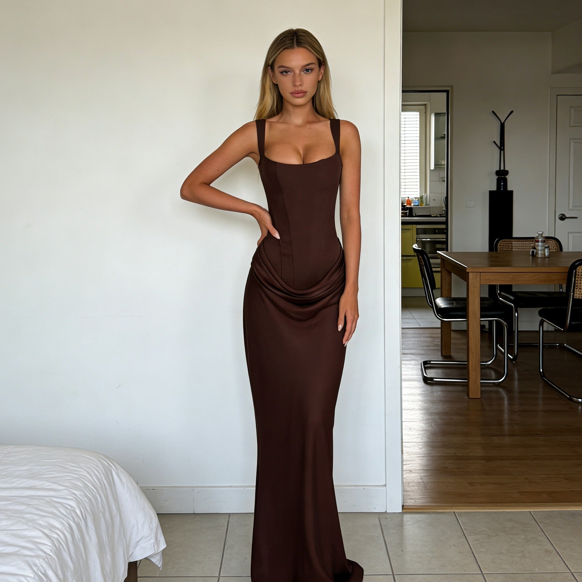 Damen Elegantes Wickelkleid mit schulterfreien Trägern und raffiniertem Drapierungsdetail R&B