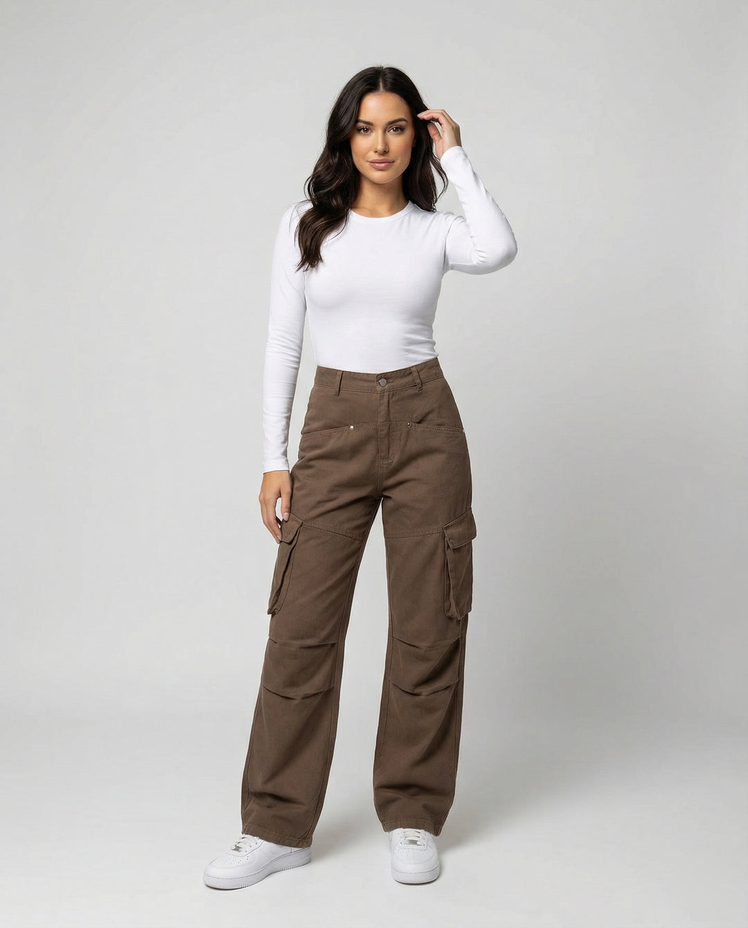 Damen tiefer geschnittene Workwear-Cargohose mit extra weitem Bein, überlappenden Klappfächern und Knieabsteppungen R&B