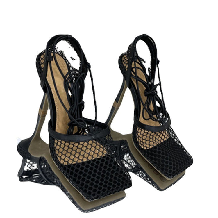 Damen nan luftige Netz-Sandalette mit quadratischer Zehenbox und Wickelschnürung R&B