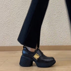 Damen modische Clogs mit stabiler Plattformsohle und edlem Schnallenakzent R&B