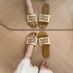 Damen Slide-Sandalen mit modischem Woven-Design und unverwechselbarem Logo EB