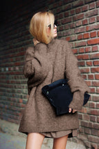 Damen Oversized Strickpullover mit hochabschließendem Kragen und voluminösen Ärmeln R&B