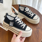 Damen Plateau-Sneaker mit charakteristischem Kontrastdesign und großem Sohlenprofil