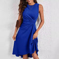 – blaues, schlichtes minikleid mit rundem ausschnitt