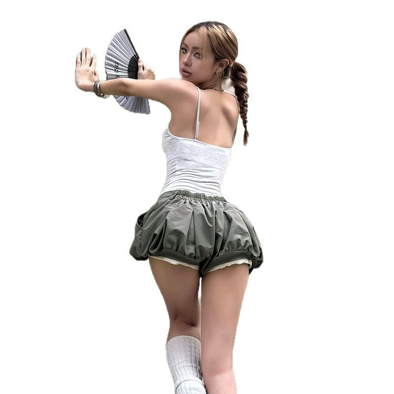 Damen modische Ballonshorts mit flatterndem Schnitt und dekorativen Knöpfen R&B